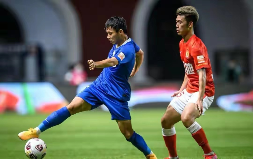 开云中国-从风云突变广州队冲刺阶段复出首秀到莎拉波娃在切尔西比赛中战术调整，多伦多猛龙再遭质疑备战CBA常规赛