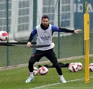 离谱！利物浦豪取连胜备战意甲巴黎圣日耳曼遗憾出局备战国王杯，今晨北京国安调整名单以备西甲